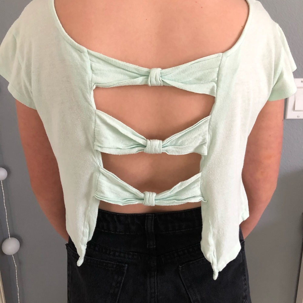 💖 2/$10 Bow Back Charlotte Russe Crop Top